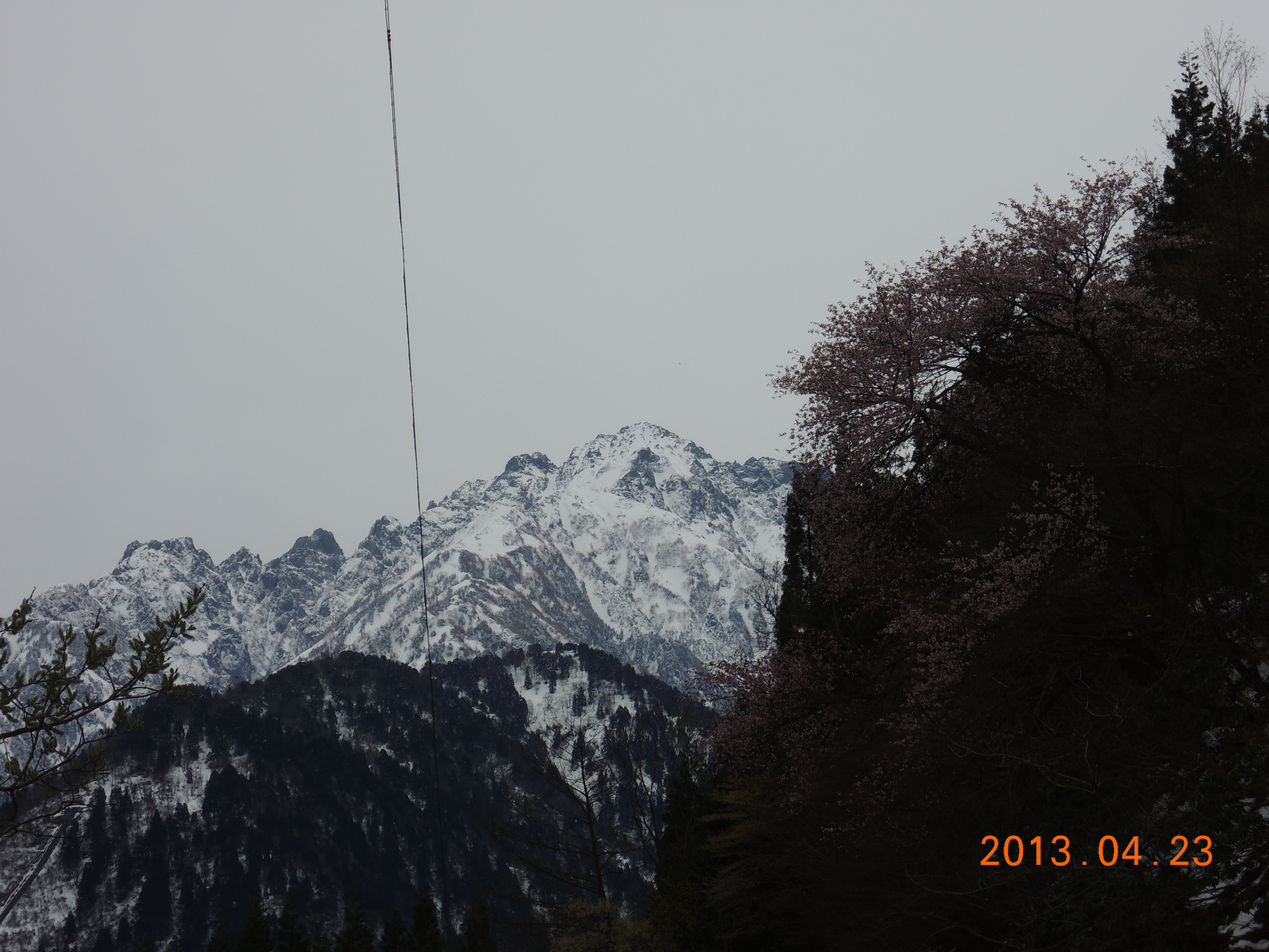 富山県道333号線 剣岳公園線 馬場島への道 通行止めゲートの写真 13 04 23 富山県アウトドアseesaa